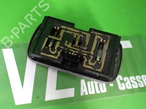 Używane Lampa oświetlenia wnętrza RENAULT SCÉNIC I MPV (JA0/1_, FA0_) 1.9 dTi (JA0N) (98 hp) 27038102