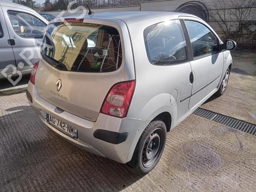 Used Rear axle RENAULT TWINGO II (CN0_) 1.5 dCi (CN0E) (64 hp) 27027370