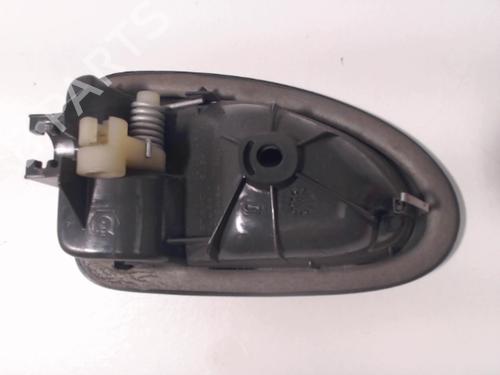 Høyre bak invendig håndtak RENAULT SCÉNIC I MPV (JA0/1_, FA0_) 1.9 dTi (JA0N) (98 hp) 27031681
