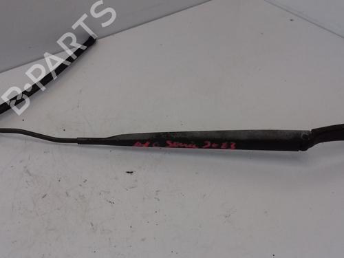 Used Front windshield wiper arm RENAULT SCÉNIC II (JM0/1_) 1.9 dCi (JM0G, JM12, JM1G, JM2C) (120 hp) 27036818
