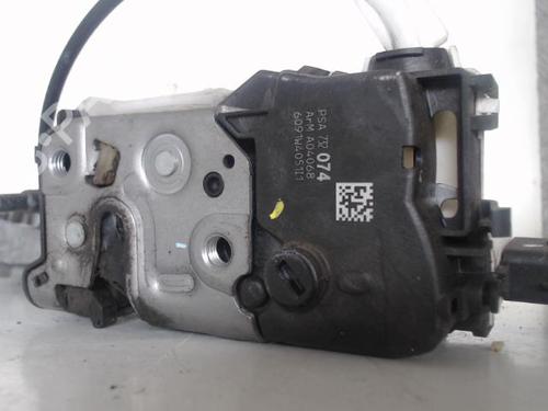 Front right lock PEUGEOT 308 I (4A_, 4C_) 1.6 HDi | BP27028602C97 