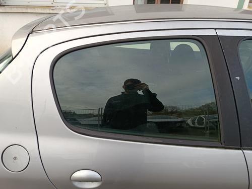 Lève-vitre arrière droit PEUGEOT 206 Hatchback (2A/C) 1.4 HDi eco 70 (68 hp) 30464531