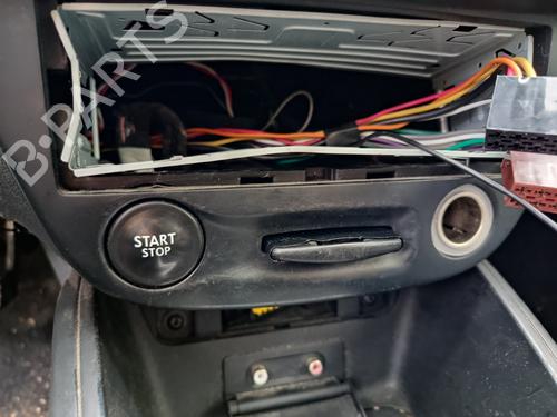 Used Card reader RENAULT MEGANE III Coupe (DZ0/1_) 1.5 dCi (DZ09, DZ0D, DZ1F, DZ1G, DZ14, DZ29) (110 hp) 30444421