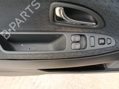 Used Left front window switch Left front window switch VOLVO V40 Estate (645) 1.9 DI (115 hp) 33198408 33198408