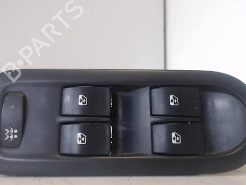 Interrupteur de vitre avant gauche RENAULT MEGANE II (BM0/1_, CM0/1_) 1.6 16V (BM0C, CM0C) (113 hp) 29206162