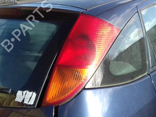 Feu arrière droit FORD FOCUS I (DAW, DBW) 1.8 Turbo DI / TDDi (90 hp) 27026709