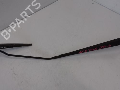 Used Front windshield wiper arm PEUGEOT 206 Hatchback (2A/C) 1.4 i (75 hp) 27033772