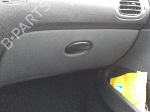 Used Glove box PEUGEOT 206 Hatchback (2A/C) 1.4 HDi eco 70 (68 hp) 27027562