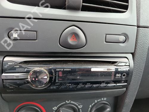 Used Warning switch RENAULT CLIO II (BB_, CB_) 1.2 LPG (58 hp) 30132786