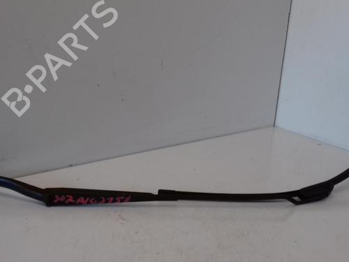 Used Front windshield wiper arm PEUGEOT 307 Break (3E) 2.0 HDi 135 (136 hp) 27030302