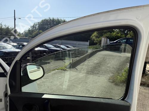 front-right-door-window-renault-kangoo-express-fw01_-2008-27033161 main image