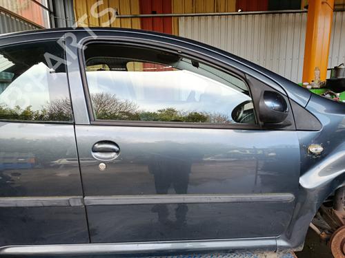 right-front-door-citroen-c1-pm_-pn_-2005-2006-2007-2008-2009-2010-2011-2012-2013-2014-32126522 main image
