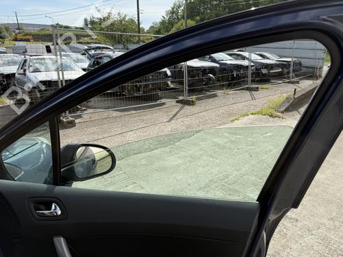 Used Front right door window Front right door window 27035779 27035779