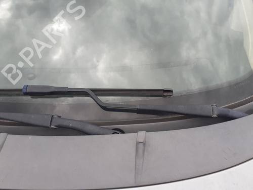 Used Front windshield wiper arm FIAT GRANDE PUNTO (199_) 1.3 D Multijet (75 hp) 27326480