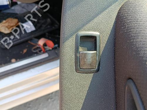 Mando elevalunas delantera derecho Mando elevalunas delantera derecho MERCEDES-BENZ B-CLASS Sports Tourer (W245) B 180 CDI (245.207) (109 hp) 37035845 37035845