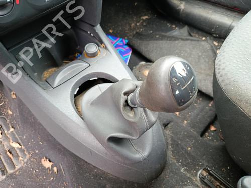 Used Gear lever RENAULT CLIO II (BB_, CB_) 1.2 LPG (58 hp) 30132808