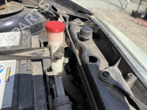 Used Windscreen washer tank FORD FIESTA V (JH_, JD_) 1.4 16V (80 hp) 27033024