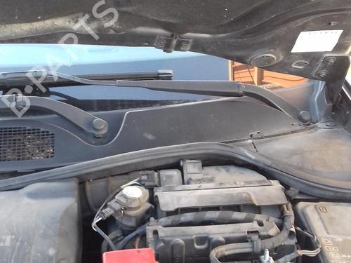 Used Front windshield wiper arm RENAULT MEGANE II Estate (KM0/1_) 1.5 dCi (KM16, KM1E) (106 hp) 27036249