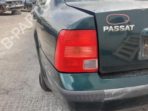 Venstre baglygte VW PASSAT B5 (3B2) 1.9 TDI (110 hp) 27639092