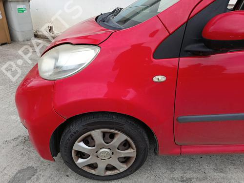 Used Left front fenders Left front fenders 37490158 37490158