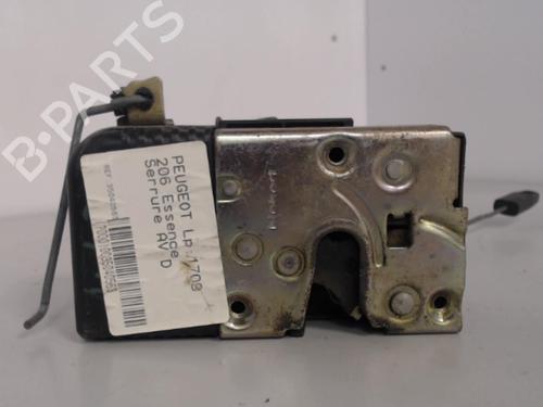 Højre fortil lås PEUGEOT 206 Hatchback (2A/C) 1.4 i (75 hp) 27031745