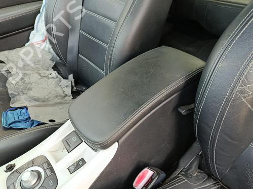 Used Armrest / Center console Armrest / Center console 37284317 37284317