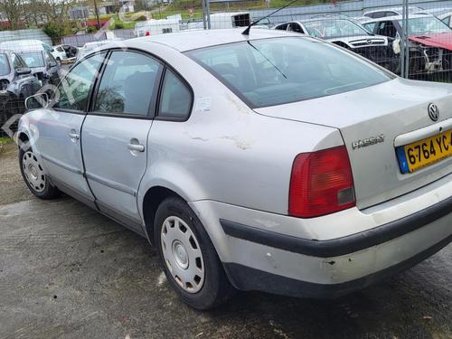 Venstre baglygte VW PASSAT B5 (3B2) 1.9 TDI (110 hp) 27030386