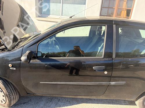 Puerta delantera izquierda Puerta delantera izquierda FIAT PUNTO (188_) 1.3 JTD 16V (70 hp) 40112941 40112941