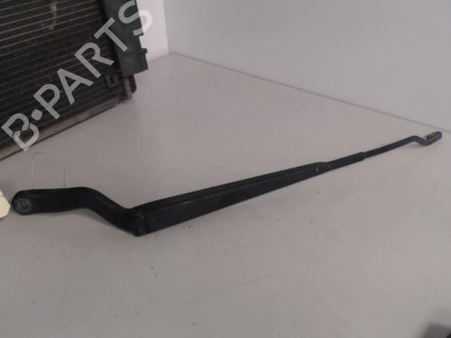 Used Front windshield wiper arm FORD FIESTA V (JH_, JD_) 1.4 TDCi (68 hp) 27034142