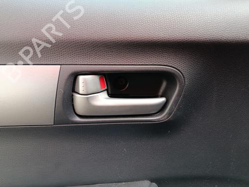 Venstre fortil invendig håndtag SUZUKI SWIFT III (MZ, EZ) 1.3 (RS413, ZC11S) (92 hp) 32126594