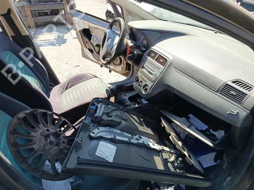 front-left-seatbelt-fiat-grande-punto-199_-2005-37230387 main image