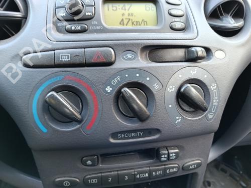 climate-control-toyota-yaris-_p1_-1999-2000-2001-2002-2003-2004-2005-40112627 main image