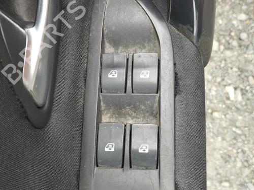 Interrupteur de vitre avant gauche RENAULT LAGUNA II (BG0/1_) 1.9 dCi (BG1A, BG1V) (130 hp) 27035499