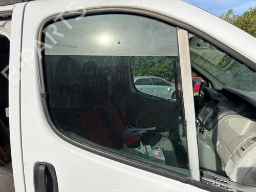 Used Front right door window Front right door window NISSAN PRIMASTAR Van (X83) 2.0 dCi 90 (90 hp) 40112935 40112935