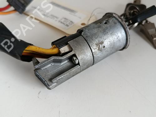Ratlås/Tændingslås Ratlås/Tændingslås RENAULT CLIO I (B/C57_, 5/357_) 1.2 (B/C/S577) (54 hp) 36413454 36413454