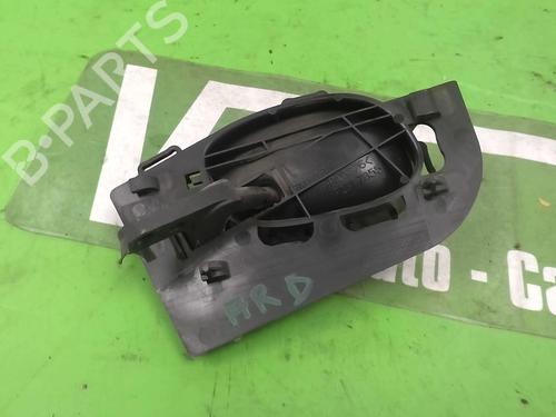 Høyre bak invendig håndtak PEUGEOT 206 Hatchback (2A/C) 1.9 D (69 hp) 27031541
