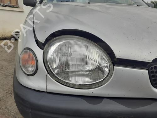 Used Right headlight TOYOTA COROLLA Compact (_E10_) 2.0 D (CE100_, CE100R) (72 hp) 27607315