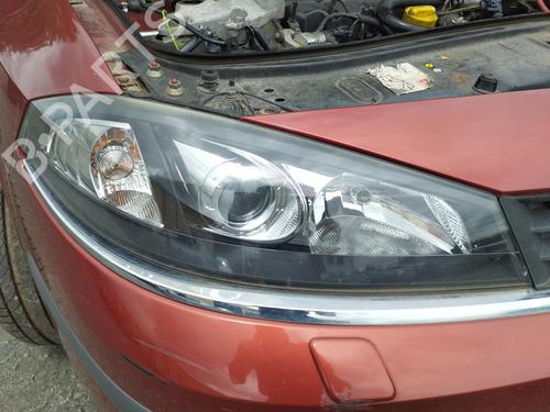 Used Right headlight RENAULT LAGUNA II (BG0/1_) 1.9 dCi (BG1A, BG1V) (130 hp) 27038452