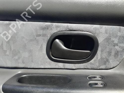Used Front left interior door handle RENAULT LAGUNA I (B56_, 556_) 1.8 (B56Z) (94 hp) 27434747