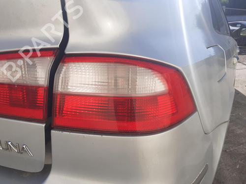 Used Right taillight RENAULT LAGUNA II (BG0/1_) 2.2 dCi (BG0F) (150 hp) 27359516
