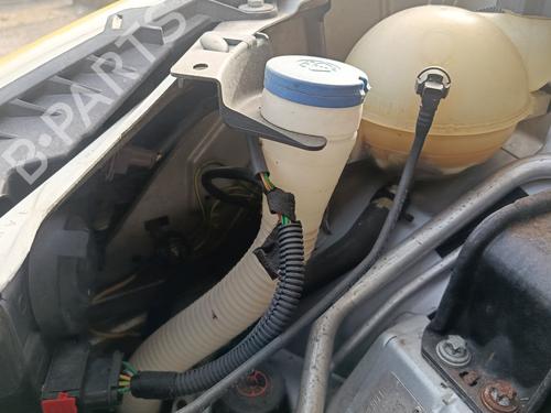 windscreen-washer-tank-citroen-c4-i-lc_-2004-2005-2006-2007-2008-2009-2010-2011-2012-2013-2014-33200773 main image