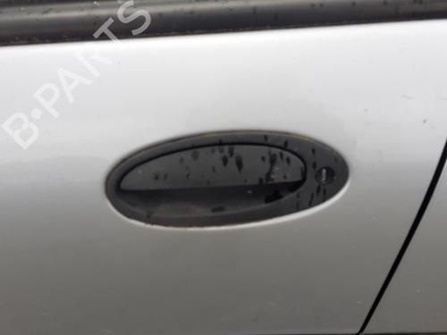 Used Front left exterior door handle RENAULT LAGUNA I (B56_, 556_) 1.8 (B56Z) (94 hp) 27574398