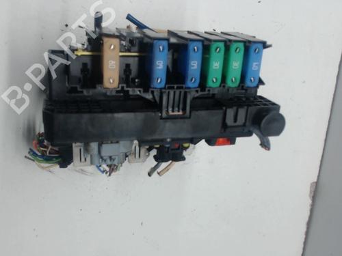 fuse-box-citroen-c3-ii-sc_-2009-31588117 main image