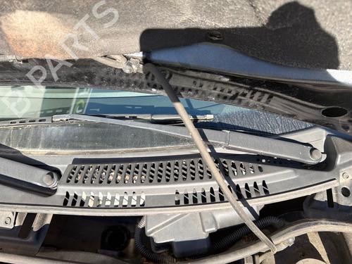 Used Front windshield wiper arm Front windshield wiper arm FIAT PUNTO (188_) 1.3 JTD 16V (70 hp) 40112943 40112943