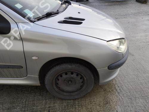 Used Right front brake caliper PEUGEOT 206 Hatchback (2A/C) 1.4 i (75 hp) 30132716