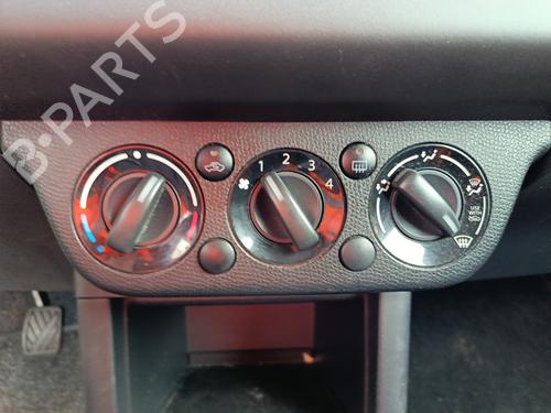 Moteur de chauffage SUZUKI SWIFT III (MZ, EZ) 1.3 (RS413, ZC11S) (92 hp) 32126603