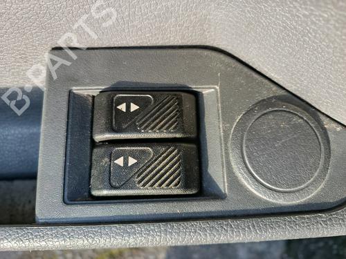 Used Left front window switch RENAULT CLIO I (B/C57_, 5/357_) 1.4 (80 hp) 30678470