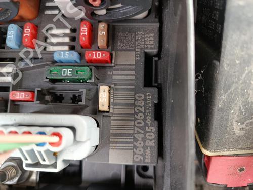 Fuse box PEUGEOT 308 I (4A_, 4C_) 2.0 HDi | BP29864173E1