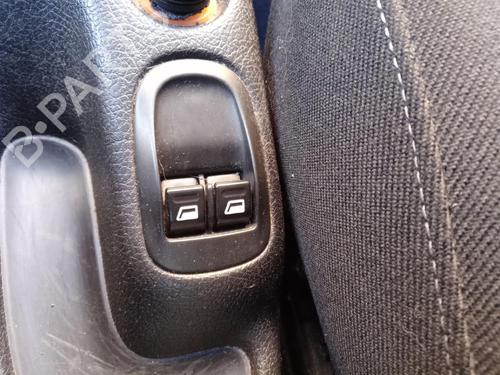 Used Left front window switch Left front window switch PEUGEOT 206 Hatchback (2A/C) 1.4 HDi eco 70 (68 hp) 27026646 27026646