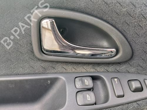 Venstre fortil invendig håndtag VOLVO V40 Estate (645) 1.9 DI (115 hp) 33198414